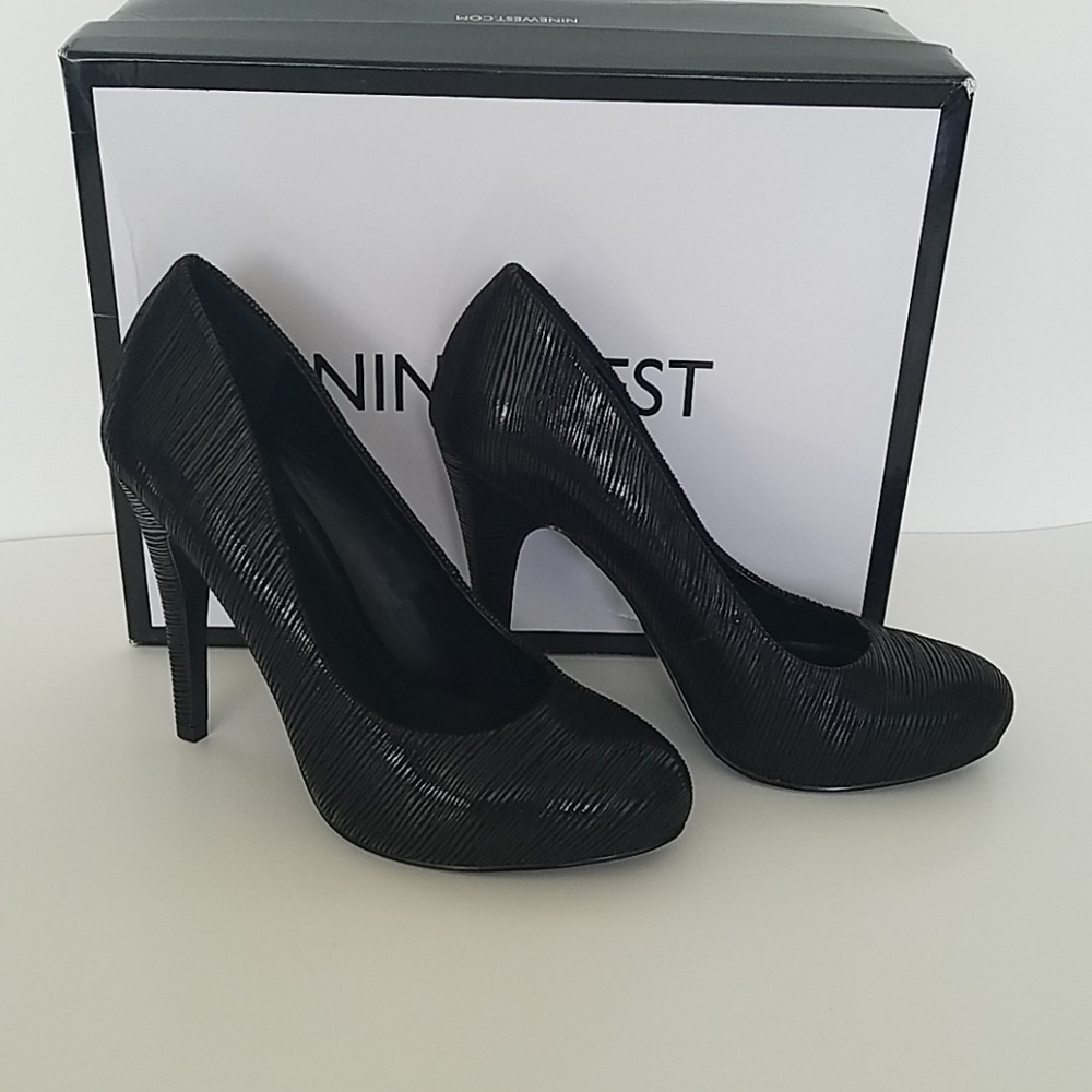 Nine West Heels round toe  platform